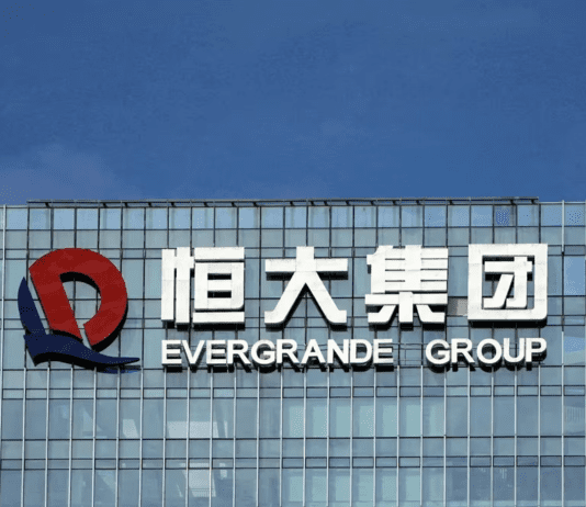 Las acciones de Evergrande cayeron casi 80 por ciento tras su regreso a la Bolsa de Hong Kong
