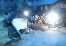 ¿Qué pasó en el cielo de Bariloche? Los videos de la extraña luz que iluminó la ciudad en plena noche