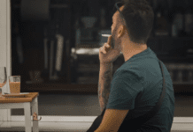 El riesgo de depresión y ansiedad aumenta en personas que consumen tabaco y marihuana