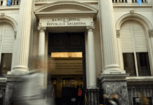 Nueva medida del Banco Central para evitar que vacíen por goteo las cajas de ahorro o cuentas corrientes