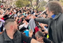 Elecciones 2023: Javier Milei apunta al conurbano y sueña con arrebatarle alguna intendencia al peronismo