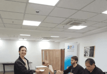 Avanza la votación de los argentinos en el exterior: buena concurrencia en Madrid y demoras en otros consulados