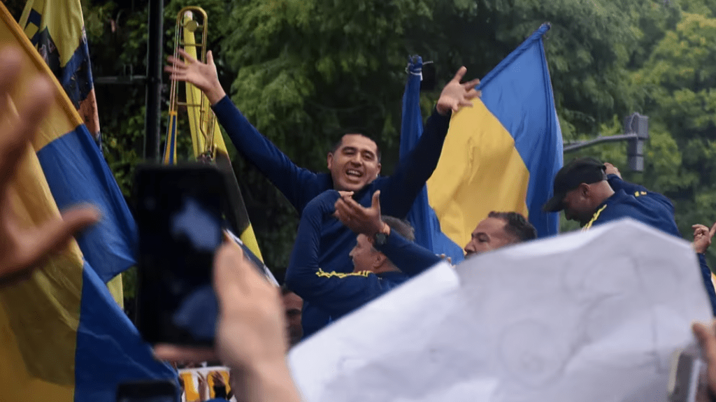 Riquelme habló ante los hinchas de Boca que hicieron un banderazo para pedir elecciones: “No podemos dejar que nos intervengan el club”