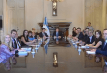 El Gobierno analiza vender edificios del Estado en desuso y recortar gastos en autos, viáticos y viajes