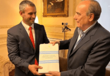 Reuniones dentro y fuera del Congreso por la Ley Ómnibus en momentos de sensibilidad en el Gobierno