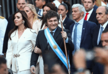 Se cumple el primer mes del gobierno de Milei: de las reformas por decreto a los frentes de conflicto abiertos