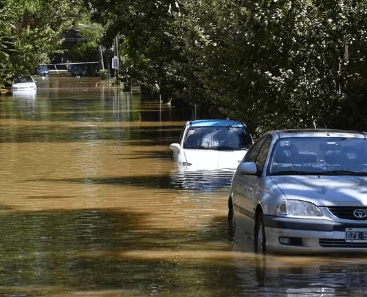 Alerta por crecidas del Río de la Plata: se registran cortes y calles anegadas en Quilmes y Tigre