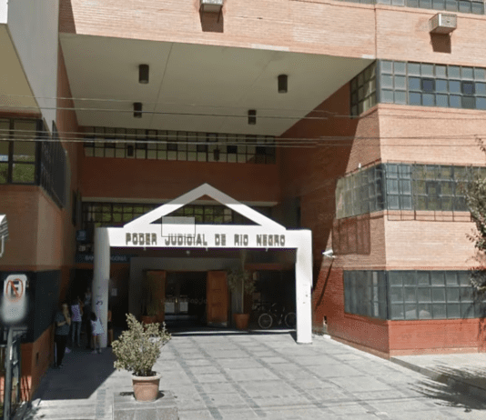 Indemnizarán por incapacidad laboral a un empleado estatal por lesionarse bajando un grupo electrógeno de una camioneta