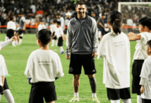 Lionel Messi se entrenó con el Inter Miami en Hong Kong ante miles de personas y sin rastros de lesiónLa fenomenal tapada desde el piso del Dibu Martínez en la goleada 5-0 del Aston Villa