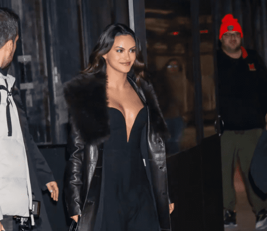 Dakota Johnson deslumbró con un vestido con transparencias y Camila Mendes sorprendió con un look sensual: celebrities en un click