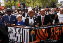 Al Sharpton Lidera Marcha en Wall Street en Honor a Martin Luther King