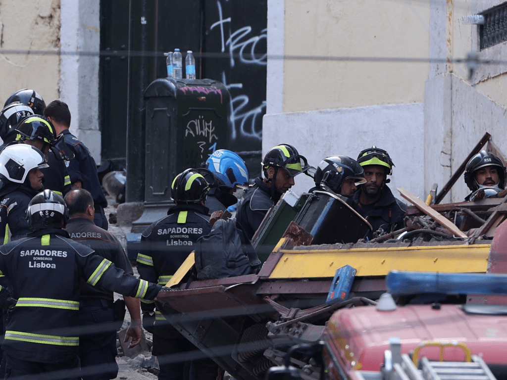 Descarrilamiento en Lisboa: Funicular Glória deja 15 muertos
