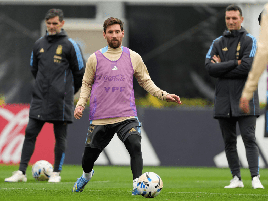 El Impacto de Messi: Debut en 2005 al Monumental 2025