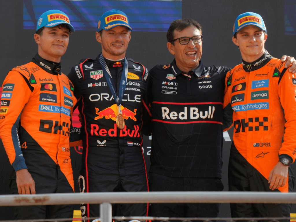 Verstappen Lidera en Monza: Polémico Gesto de Piastri en McLaren