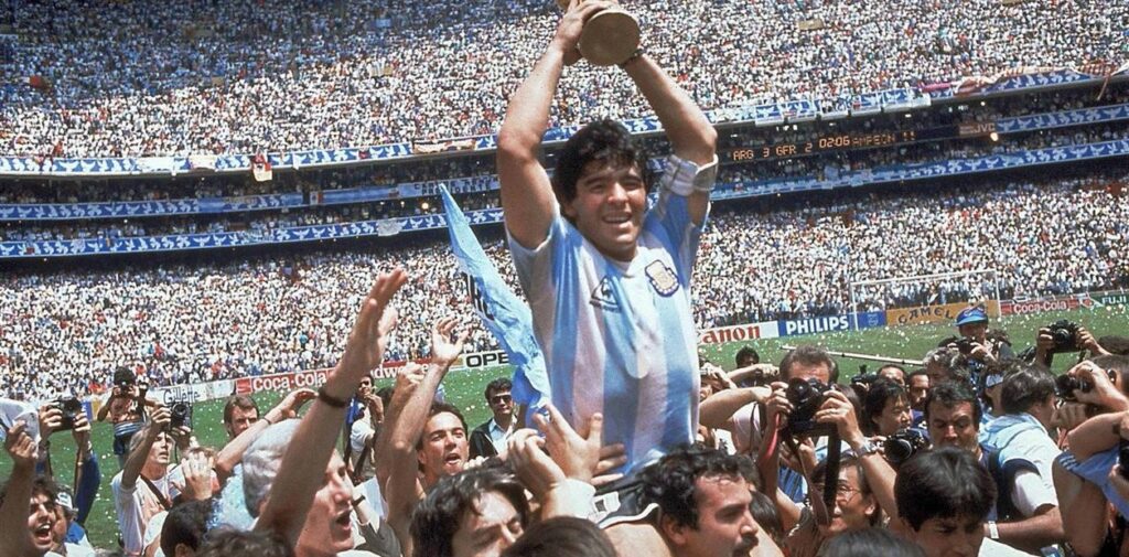 Muere Roberto Cejas, el hincha que inmortalizó a Maradona en 1986