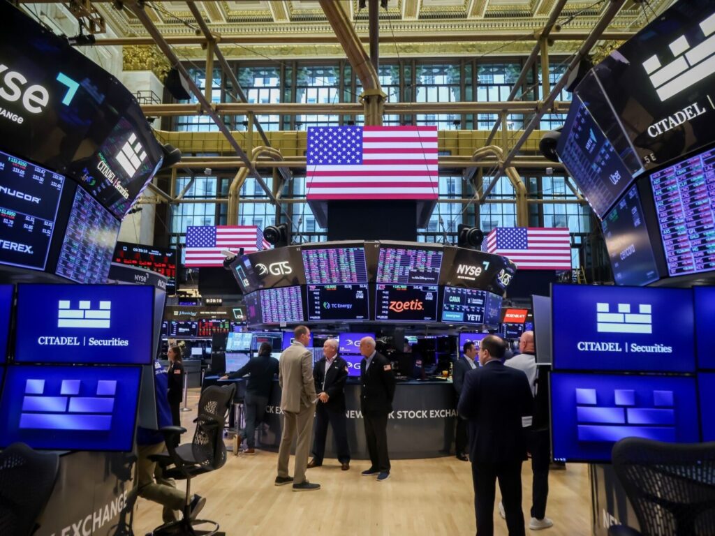 Triunfo Oficialista en Argentina Impulsa Acciones en Wall Street un 35%