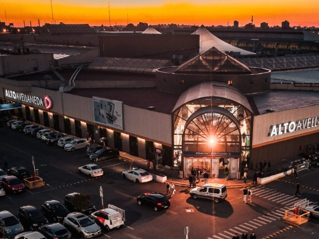 Alto Avellaneda renueva su imagen con tienda Apple y US$ 10M en obras