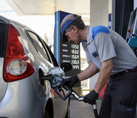 Nafta Súper vs. Premium: La Mejor Opción para tu Motor y Bolsillo