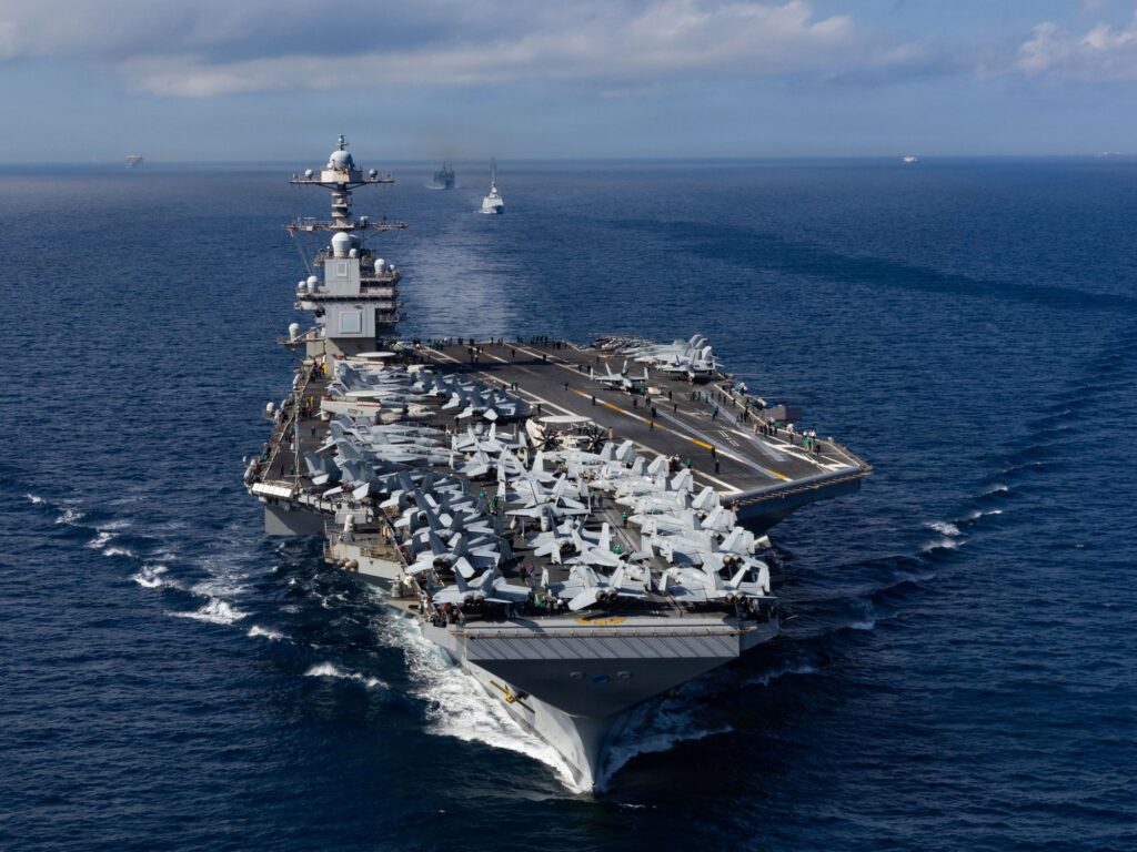 Portaaviones de EE.UU. cerca de Venezuela intensifica tensiones
