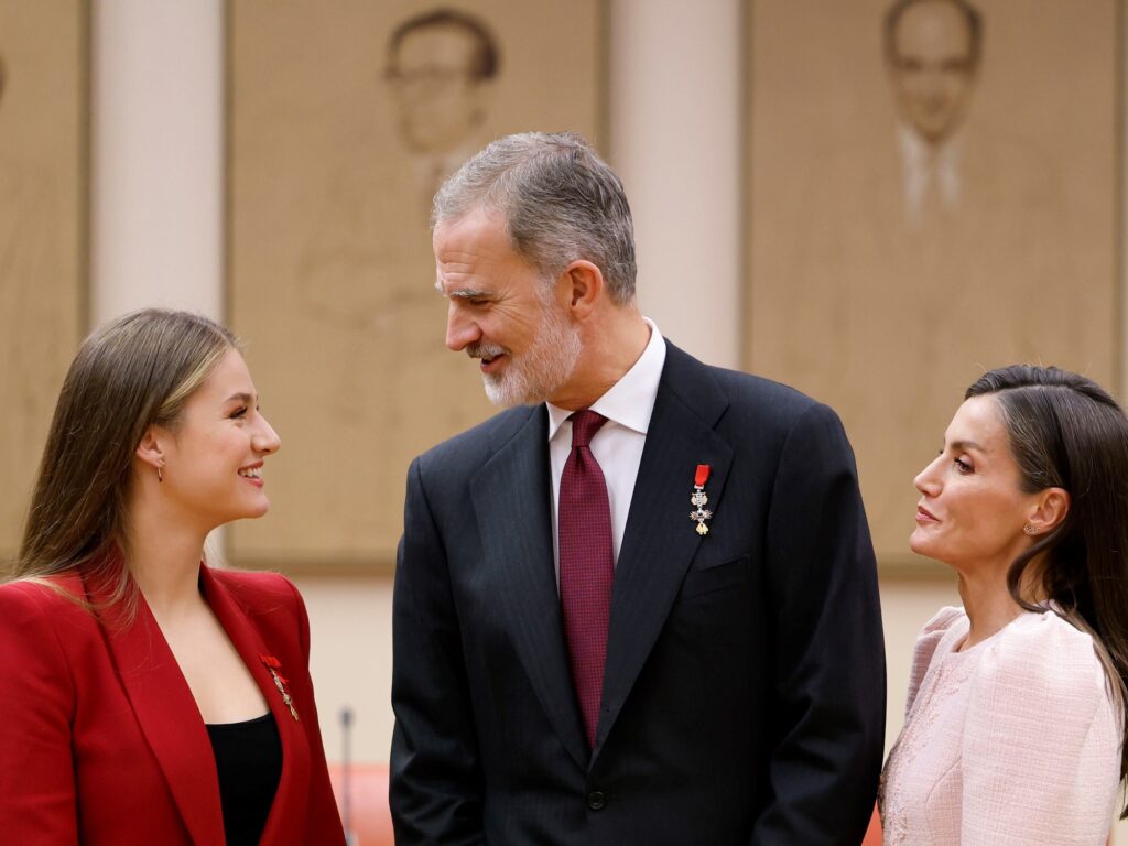 Rey Juan Carlos I ausente en 50º aniversario de monarquía española