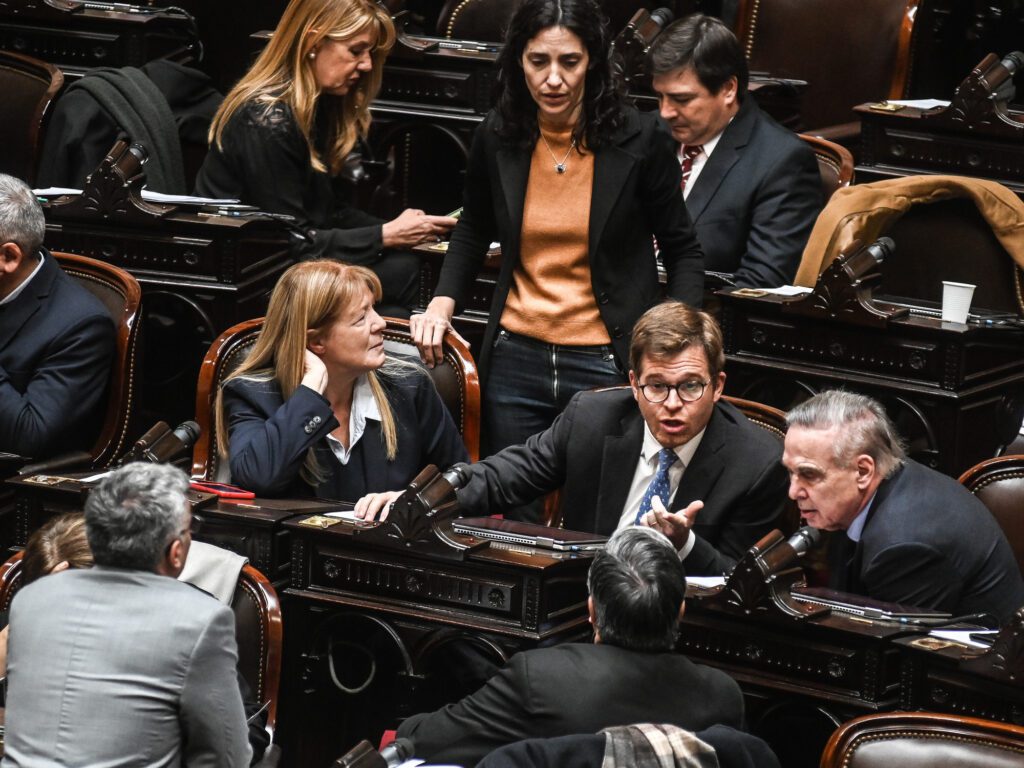 Tensión en Provincias Unidas: Pichetto y Gobernadores en Conflicto