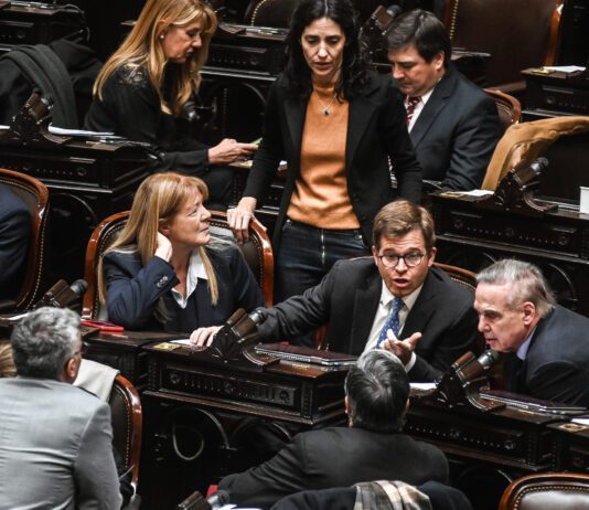 Tensión en Provincias Unidas: Pichetto y Gobernadores en Conflicto