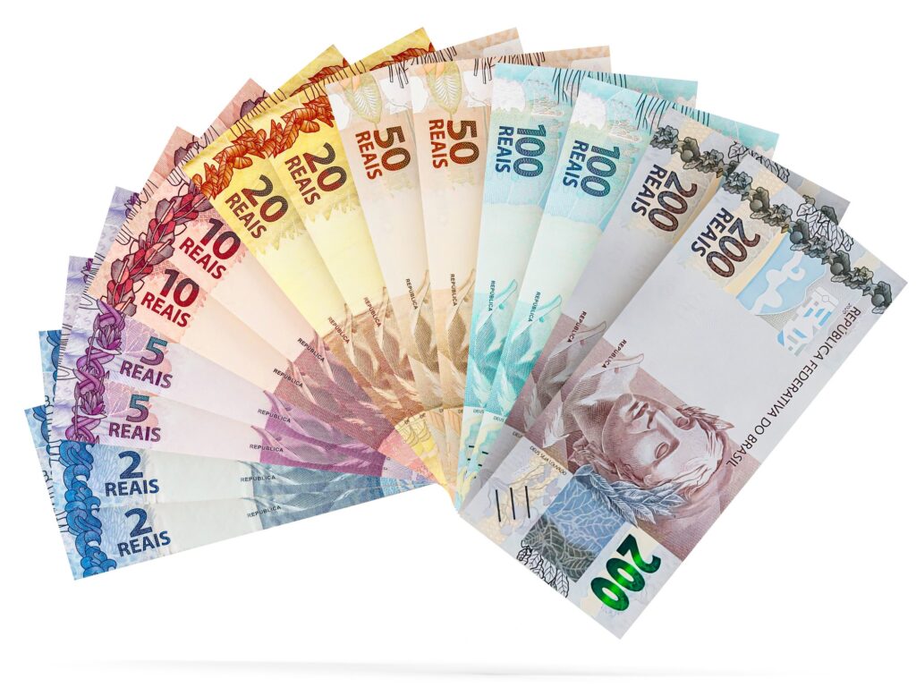 Cotización Real Oficial y Blue Hoy: Impacto Económico Regional