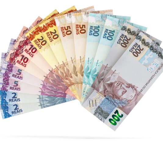 Cotización Real Oficial y Blue Hoy: Impacto Económico Regional