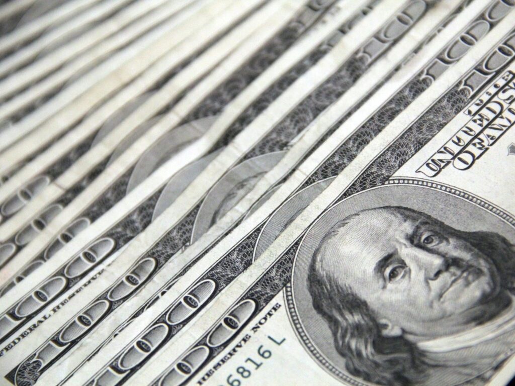 Dólar Hoy: Cotización Oficial y Blue del 4 de Diciembre en Argentina