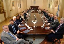 Gobierno amenaza cortar fondos a provincias por exceso de gasto