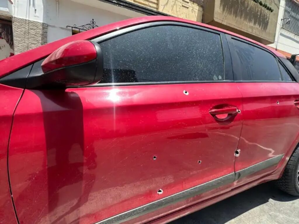 Periodista en Perú sufre ataque tras denunciar a gobernador prófugo