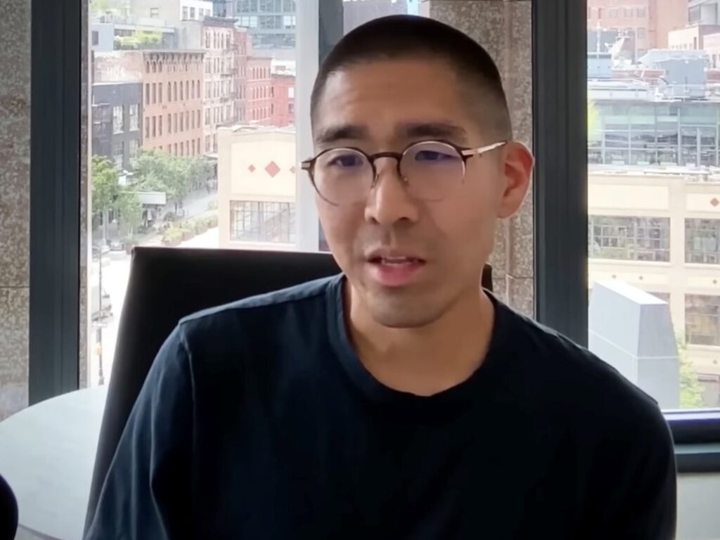 Edwin Chen: Millennial Líder en Forbes por su Fortuna Tecnológica