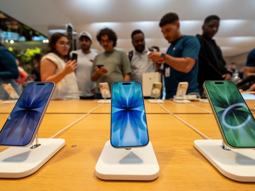 Eliminación de aranceles: Celulares seguirán caros en Argentina