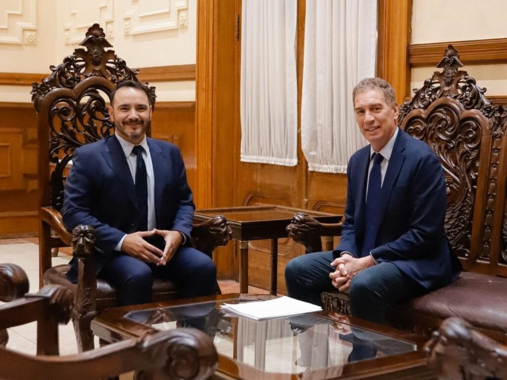 Política