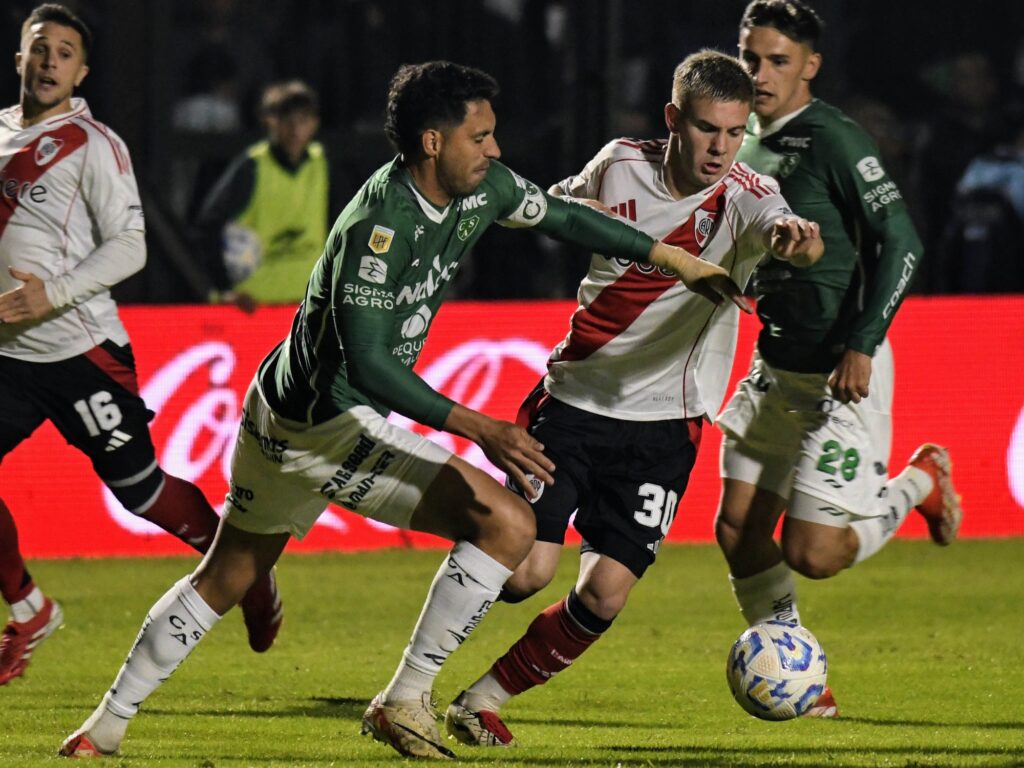 Veteranos lideran Liga Profesional: Impacto del torneo de 30 equipos