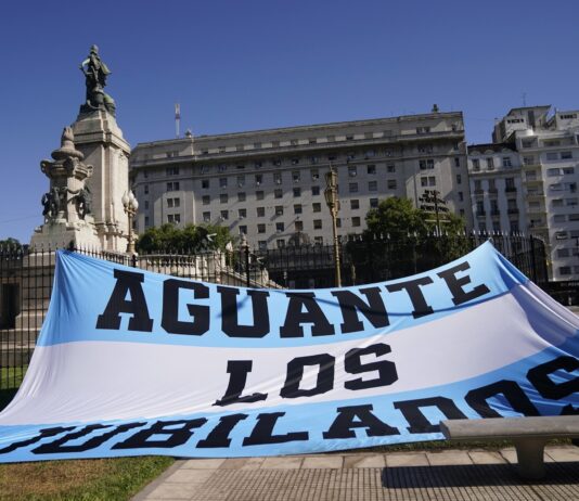 Crisis Previsional en Argentina: Jubilados y Expresidenta Encarcelada