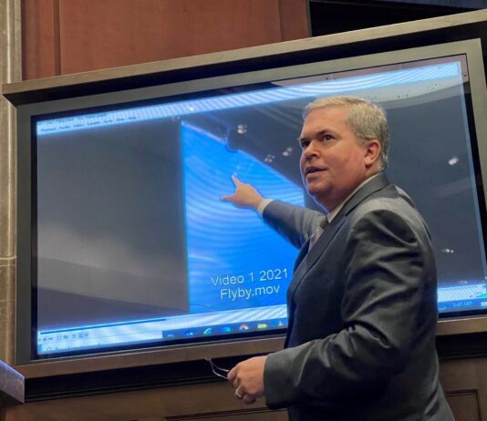 Desafíos OVNI: La Casa Blanca en la Encrucijada del Misterio Espacial