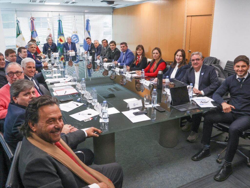 Mapa Político Actual: Milei Capitaliza Crisis en Gobernadores Provinciales