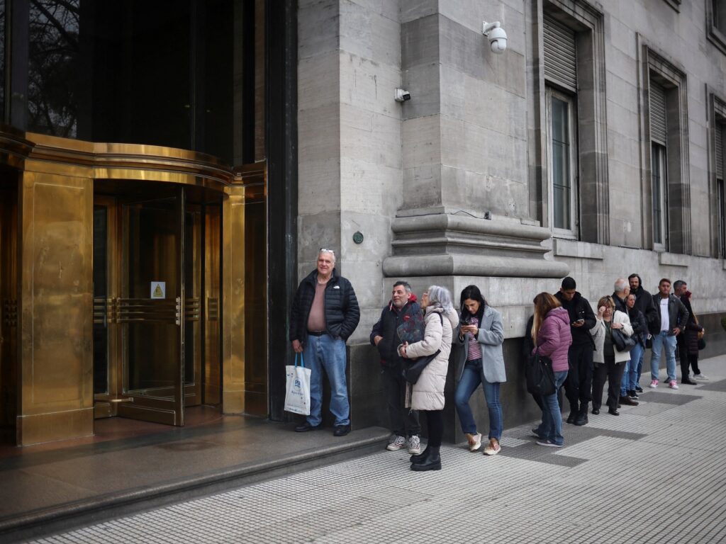 Paro de la CGT: Impacto en Bancos y Rol de Sergio Palazzo