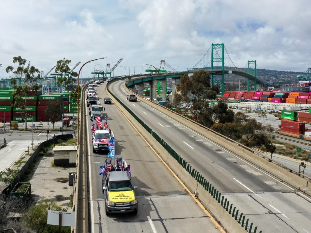 California arriesga $160M por conflicto de licencias a migrantes