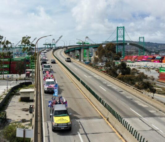 California arriesga $160M por conflicto de licencias a migrantes