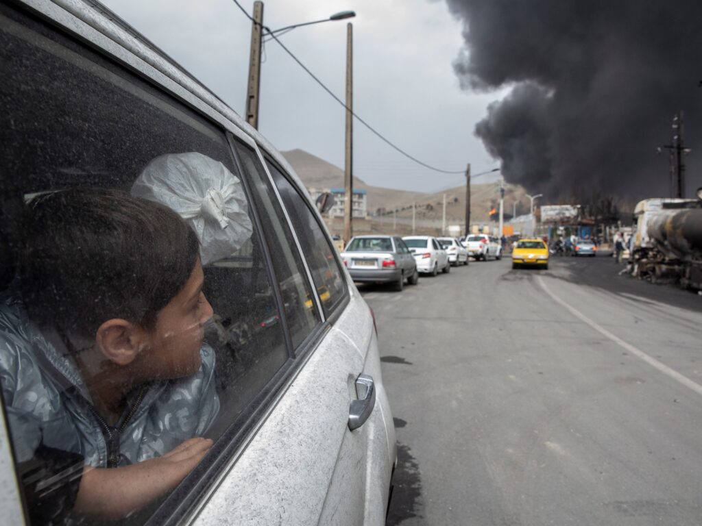 Irán: Miedo, esperanza y desafío ante bombardeos y líderes duros
