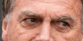 Mejora la salud renal de Bolsonaro, pero sigue en terapia intensiva