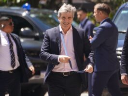 Argentina: Dólar baja a $1.380 y riesgo país cae, mercado en auge