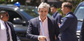 Argentina: Dólar baja a $1.380 y riesgo país cae, mercado en auge