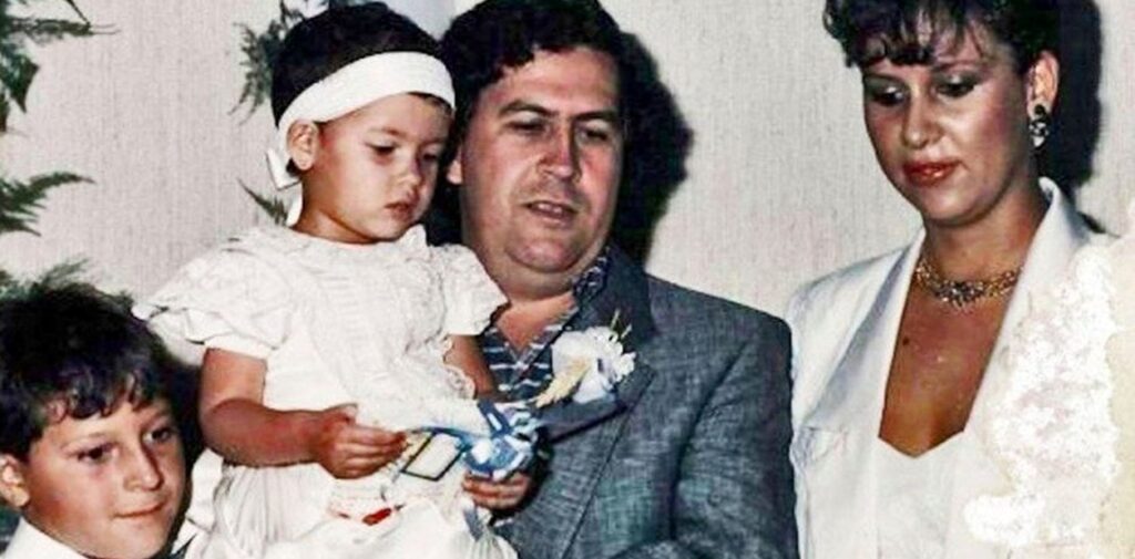 Escándalo en Comodoro Py: Críticas al Sobreseimiento de la Viuda de Escobar