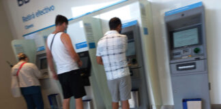 Empleo formal cae en sectores en auge por automatización en Argentina