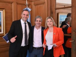 Manuel Adorni paga US$15.400 en efectivo por alquiler en Indio Cuá