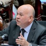 Martín Menem vs Diputado Kirchnerista: Debate y Tensión en el Congreso