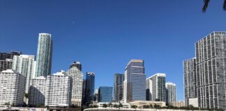Migración empresarial: Texas y Florida eclipsan a California y Nueva York